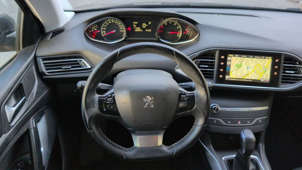 308 II 1.2 PureTech 130 EAT6 Allure 2016 occasion 69350 La Mulatiere