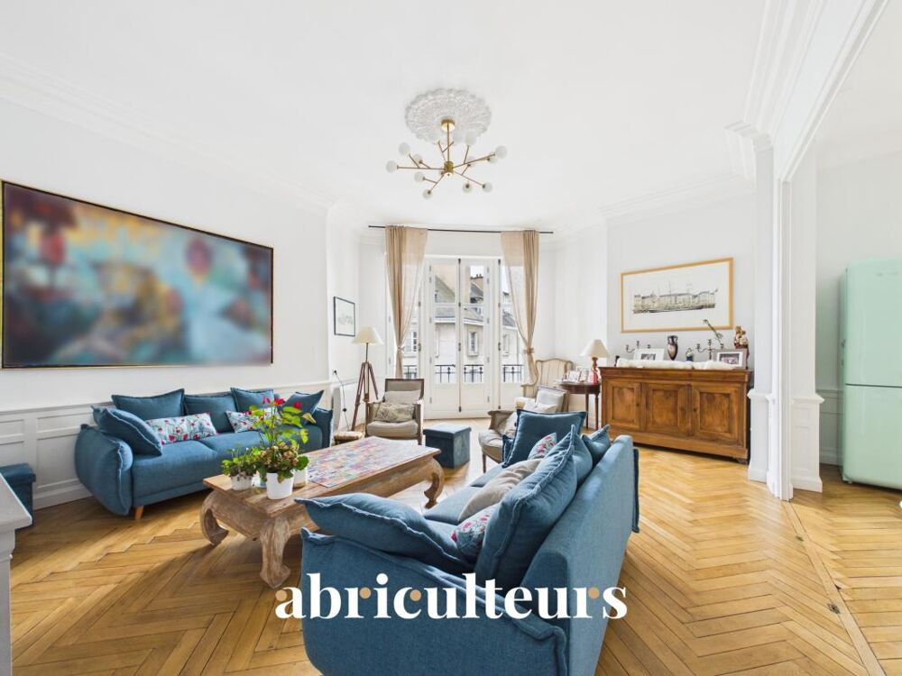 Splendide appartement familial d'environ 200m² dans un immeuble ancien en vente à Nantes (44000)