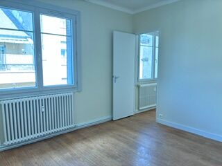  Appartement à louer 2 pièces 45 m²