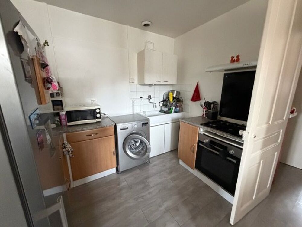 À VENDRE  Appartement T2 rénové avec locataire en place  Idéal investisseur  Roche-la-Molière