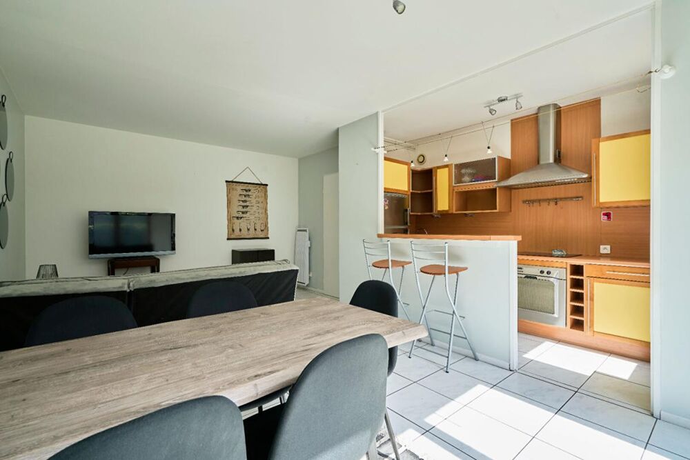 Vente Appartement Lille  Rdc 2 pièce(s) 48.41 m2 avec Jardin et Place de Parking Lille