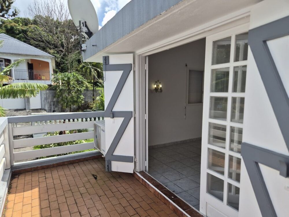 Authentique maison architèqueturale de 7 pièces GOURBEYRE (971) pour votre famille ou/et en bien locatif