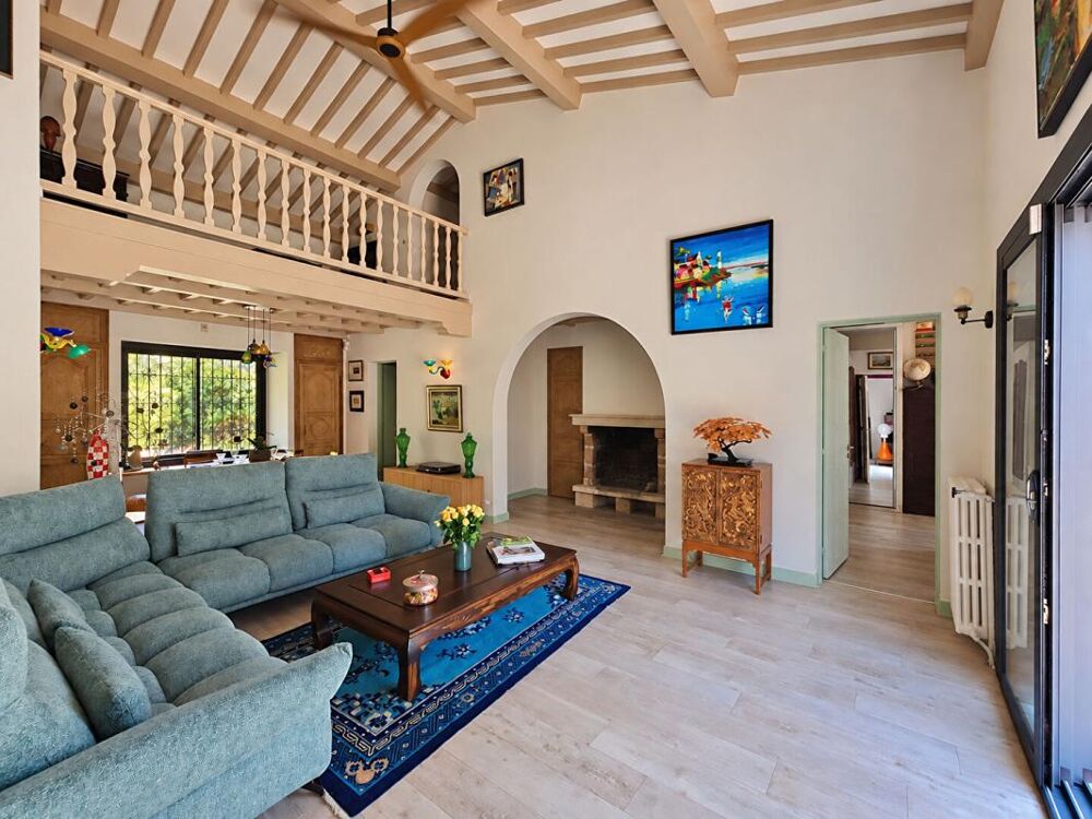 Vente Villa SAINT-RAPHAËL -VALESCURE - VILLA de 200 M² - PISCINE - GARAGE 40 m² Saint raphael
