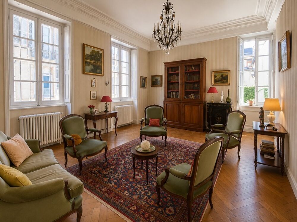 Appartement de Style 8 Pièces - Quartier SAINT MICHEL