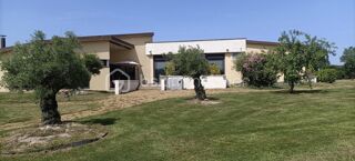 Vente Propriété/Château Propriété de 433 m² avec piscine intérieure et plus de 8 000 m² de terrain constructible Planguenoual