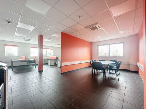 Local/bureau &agrave; louer PARCAY MESLAY (37) 8284 37210 Parcay meslay