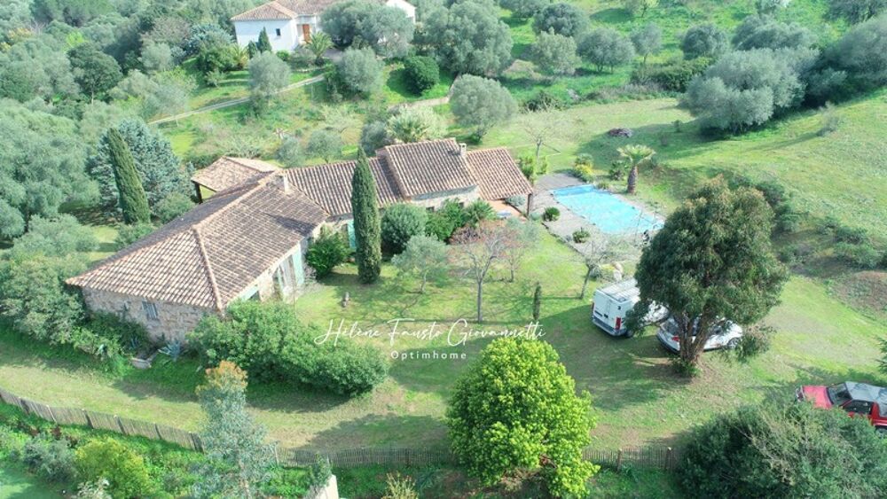 Villa 6 pièces avec piscine - Terrain 1,7 hectare - OLETTA
