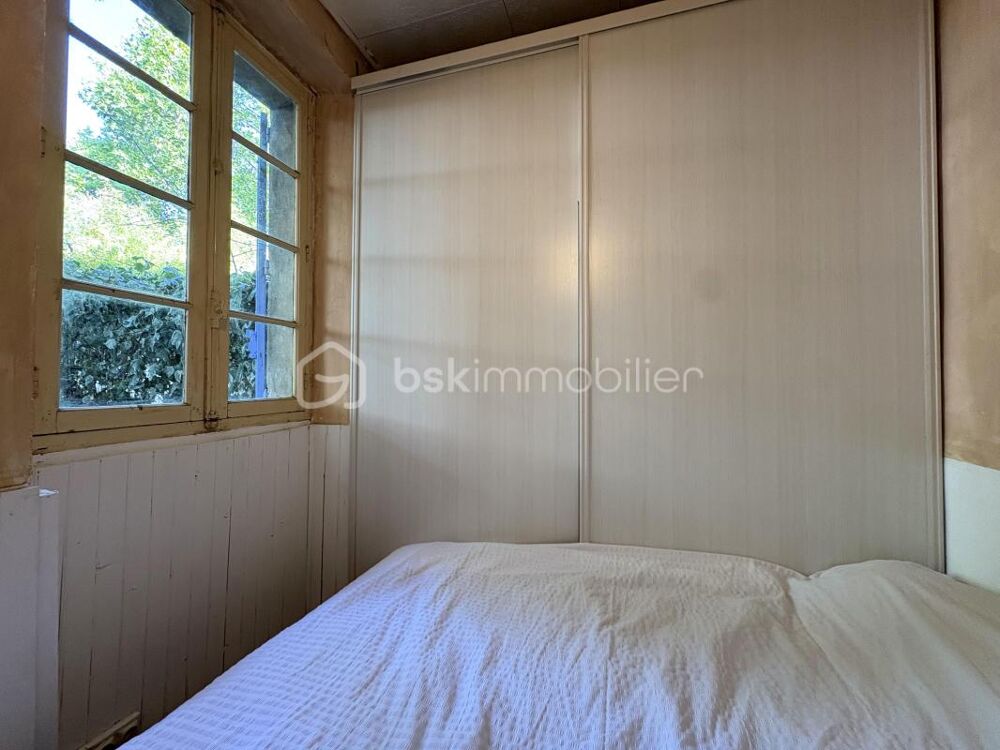 Vente Maison Maison de ville traversante de 87 m2 divisée en 2 appartements sur une parcelle de 137 m2 Nimes