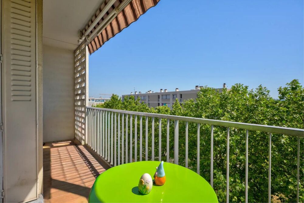 Vente Appartement Appartement de 4 pièces d'environ 69,81 m² à Bron Bron