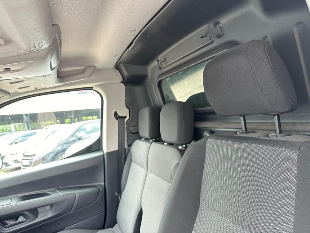 Proace FOURGON 1.5 MEDIUM 130 D-4D DYNAMIC AUTO PRIX TTC 2021 occasion 78240 Chambourcy