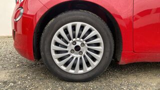 500 118 43 kWh Red - Automatique 2022 occasion 44310 Saint Lumine De Coutais