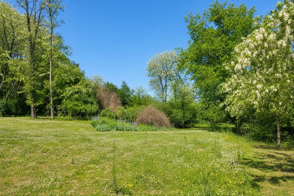 Demeure en pierre avec piscine et vue sur la vallée à Douville