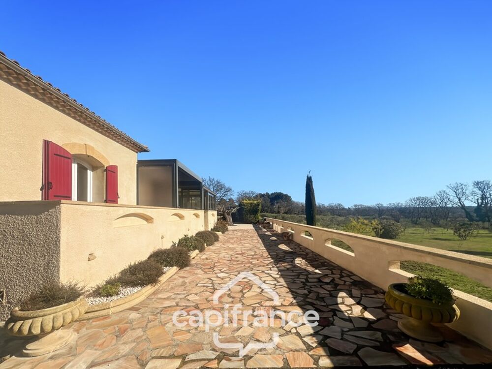 Vente Maison Propriété de plain pied  en campagne  vue panoramique, construction 1980,  habitation de 177m2 3/4 chambres sur un terrain de 22 Lambesc