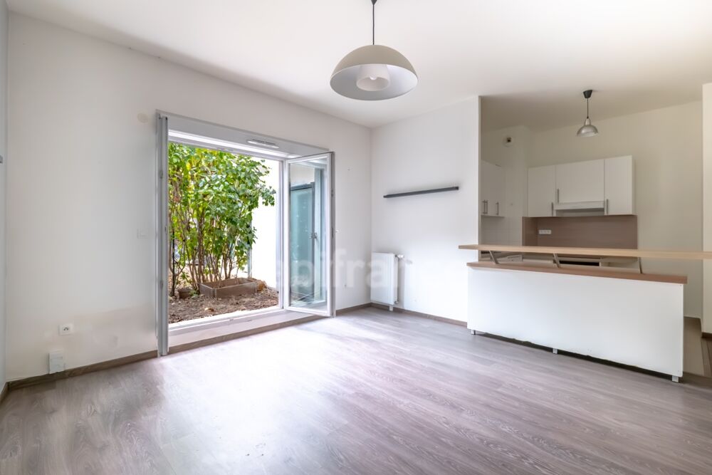 Appartement à vendre 3 pièces PANTIN (93) à proximité du métro, en rez-de-jardin avec terrasse arborée au sein d'un immeuble con