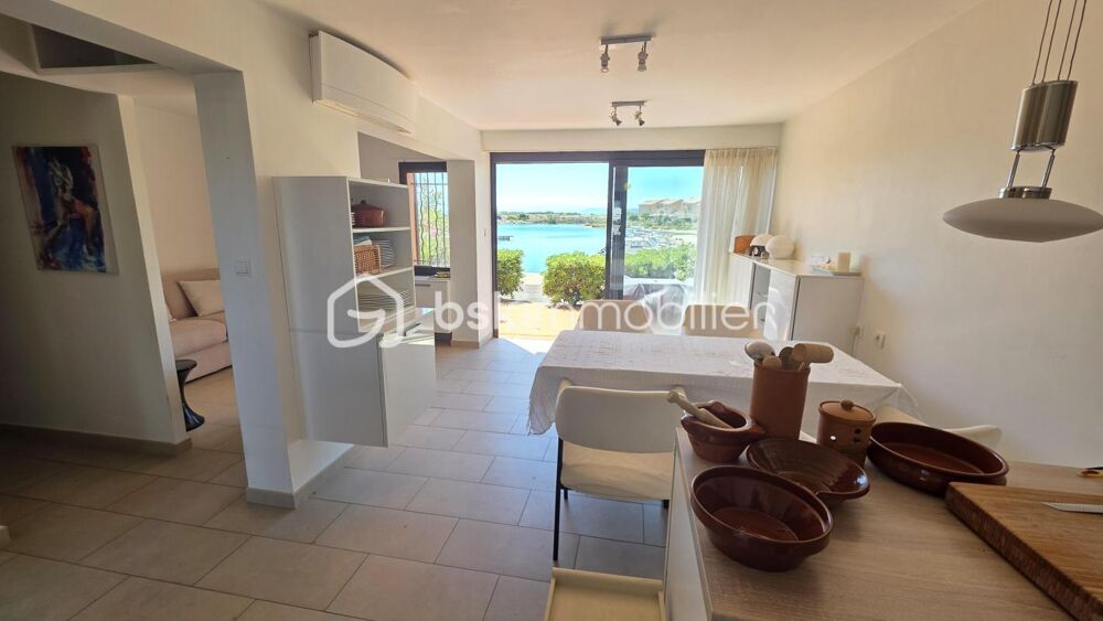 EXCLUSIVITE  Exceptionnel 3 pièces naturiste en RDC avec immense terrase et vue exceptionnelle sur la marina et le Canigou !