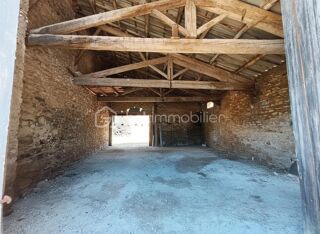  Remise / Grange à vendre 6 pièces 275 m²