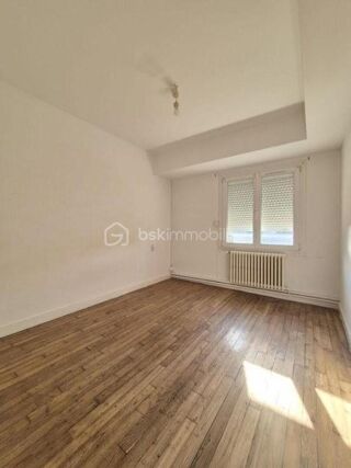  Immeuble à vendre 15 + pièces 573 m²