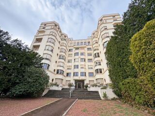 Vente Appartement APPARTEMENT DE 133,95 M² AVEC BALCON, CAVE ET GRENIER – CENTRE-VILLE DE ROANNE Roanne