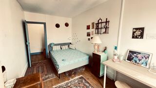  Appartement à louer 3 pièces 128 m²