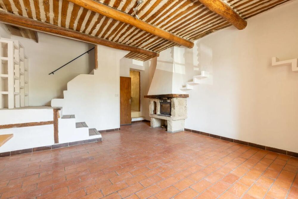 Maison de village pleine de charme à Alleins