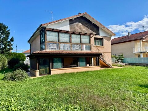   Maison Chassieu 6 pi�ces 174 m2 Chassieu CENTRE Maison - 6 pi�ce(s) - 174 m�