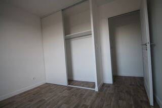  Appartement à louer 4 pièces 86 m²
