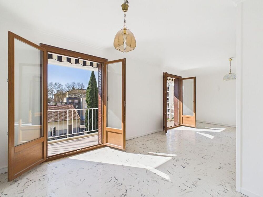 Vente Appartement T3 lumineux avec grand balcon et parking ! À deux pas des rempa Avignon