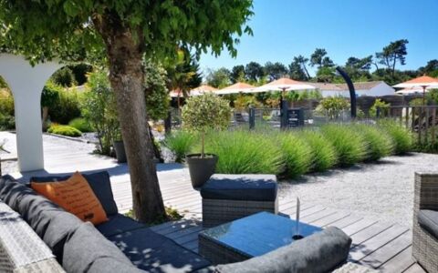   Charente-Maritime (17), A Vendre Murs et Fonds Hôtel-Bureau Piscine Spa de charme 23 N° Proche Océan ILE D'OLERON 