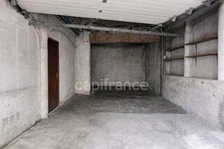  Immeuble à vendre 15 + pièces 362 m²