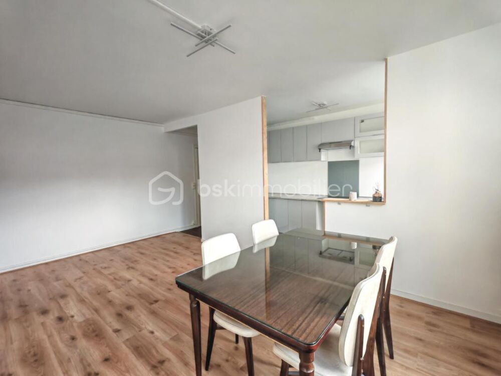 Vente Appartement Superbe 3 pièces entièrement rénové avec balcon, ascenseur et vue dégagée Paris 20
