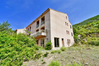  Immeuble � vendre 15 + pi�ces 920 m�