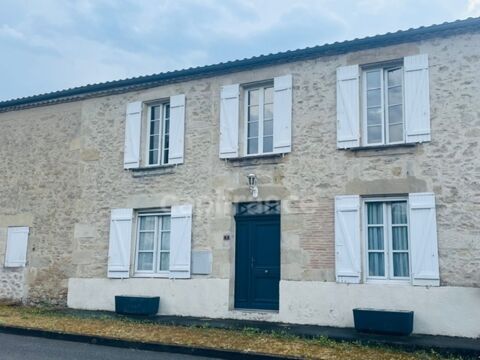   Maison en pierre dans un village de caractère, 4 chambres, garage, dépendances Maison - 5 pièce(s) - 163 m²