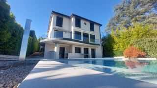  Propriété/château à vendre 8 pièces 220 m²
