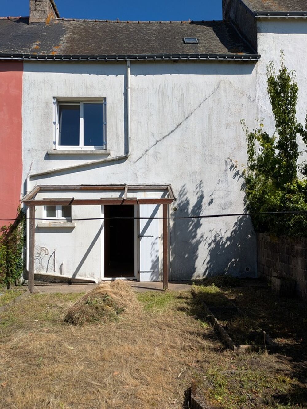 SEGLIEN MAISON EN PIERRE SOUS ARDOISES 65m² ENVIRON 4 PIECES PARCELLE DE 145M² ENVIRON