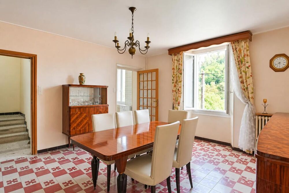 Immeuble de 9 pièces de 250 m² à Bessèges