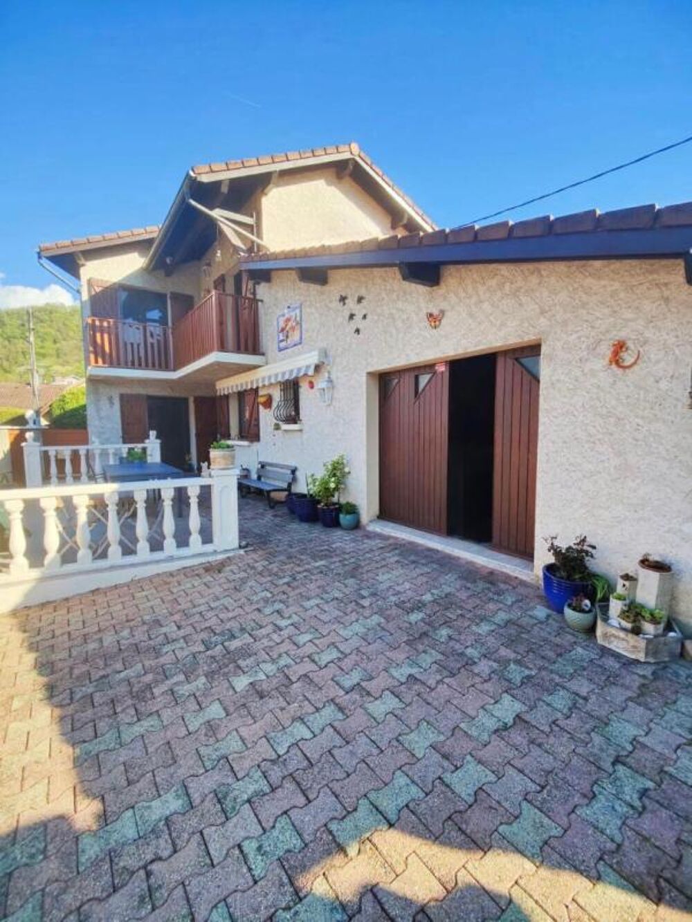 Maison 4 chambres 134m² avec piscine + garage double