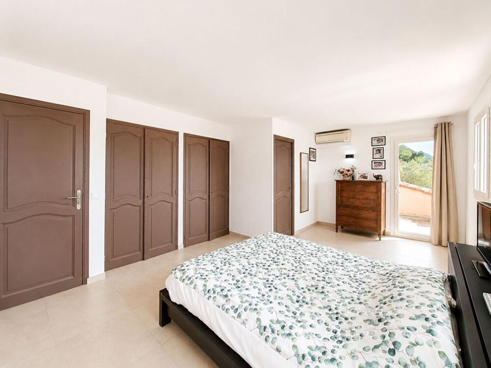 � vendre  Villa Sp�rac�des (06530)