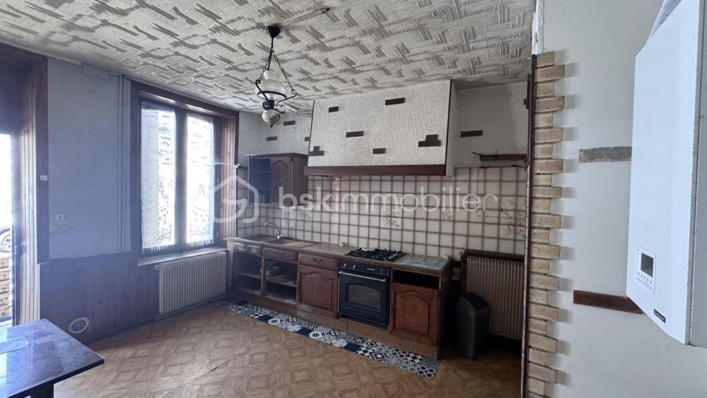 MAISON A RENOVER ENTIEREMENT