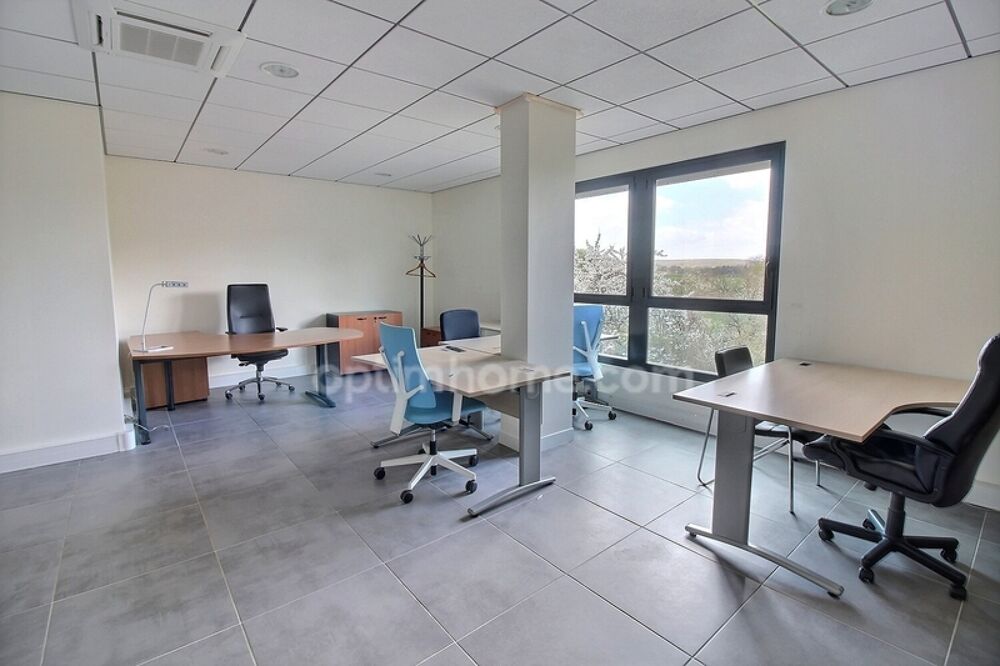   Bureau de 225 m2 avec parkings à vendre à ORGEVAL (78) Orgeval