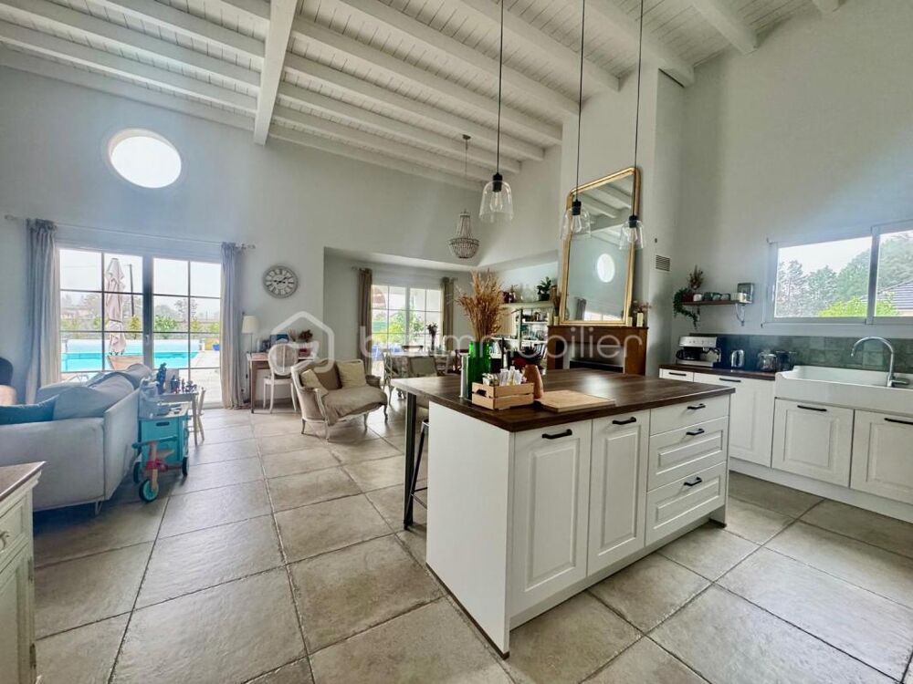 Vente Maison Maison récente de plain-pied avec cachet de l'ancien – 146 m² – Terrain 2 900 m² – Piscine Lescar