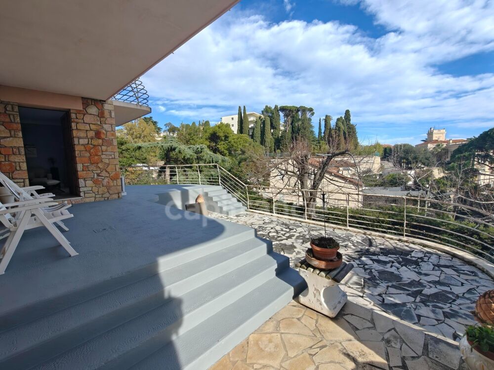 Vente Maison Maison à vendre 6 pièces CANNES (06), 400 mètres de la plage, vue mer, garage Cannes