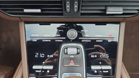Cayenne 3.0 V6 462 e-Hybrid 4X4 Tiptronic 8 N/A 2021 occasion 37230 Fondettes