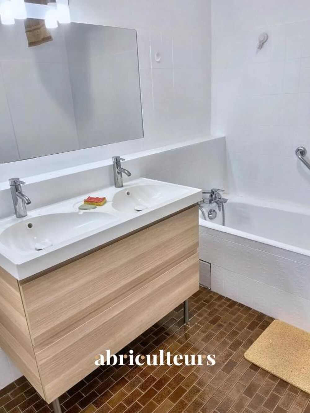 Location Appartement Grand 3 pièces non meublé proche de Gratte Ciel Villeurbanne