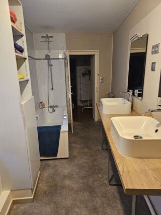  Appartement à louer 4 pièces 75 m²