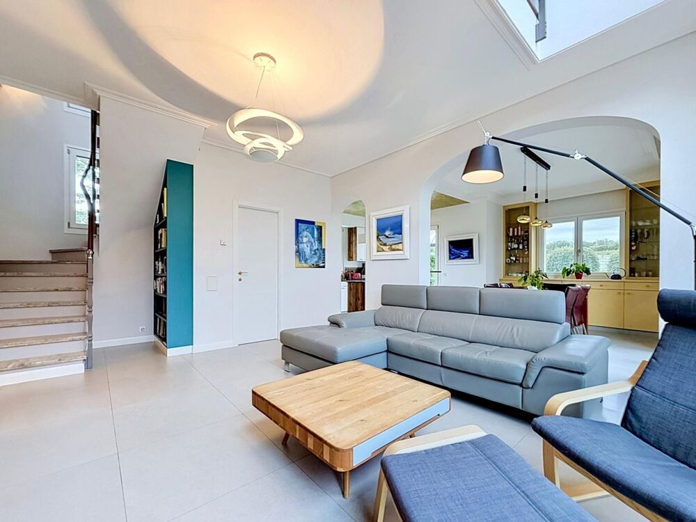 CHENS-SUR-LÉMAN  Maison 140 m² avec jardin arboré, garage et beaux volumes