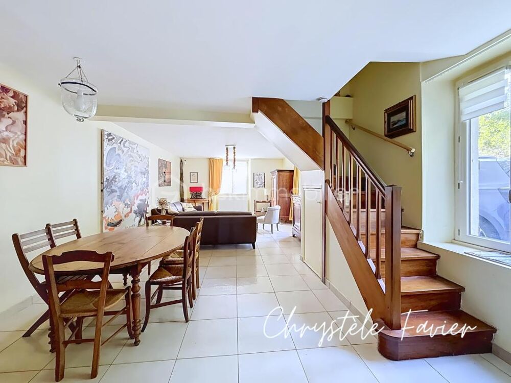 MAISON DE VILLAGE 4 P + CUISINE DE 133 m2 - JARDIN 220 m2 - CHARME ET CONFORT