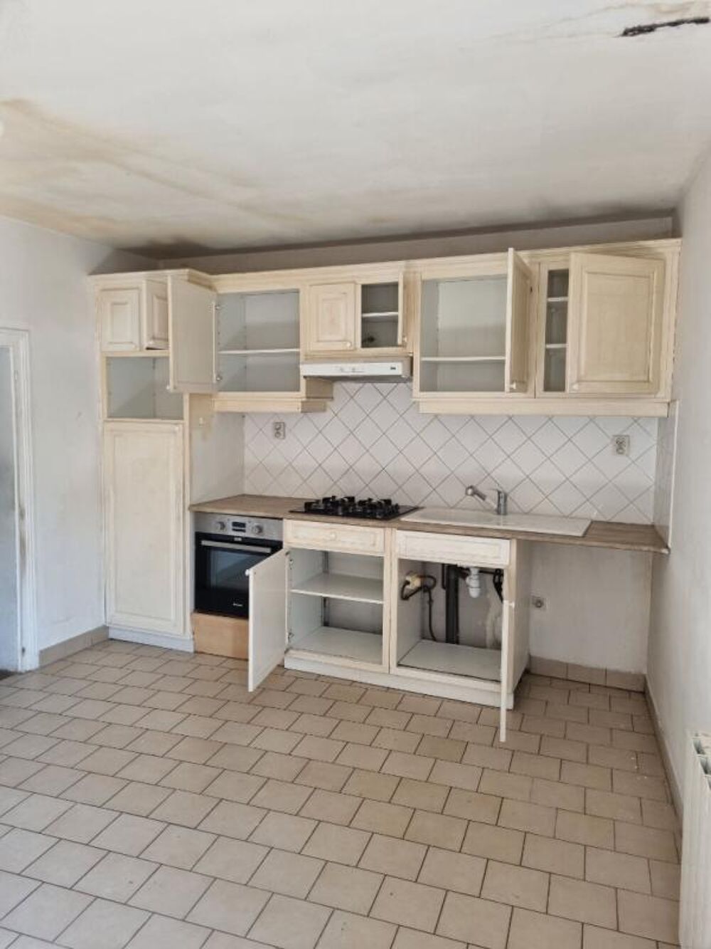 MAISON DE VILLAGE A VILLEDIEU LE CHATEAU