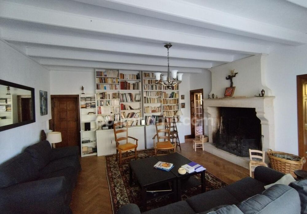 Charente, proche La Rochefoucauld, maison 200 m², piscine couverte avec terrain 5529 m²
