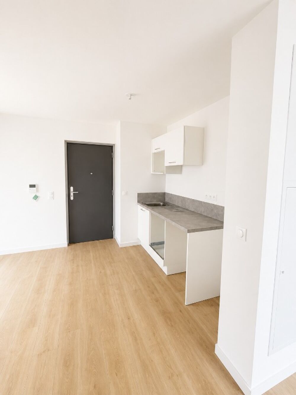 Location Appartement Studio avec parking à Clermont-de-l'Oise Clermont