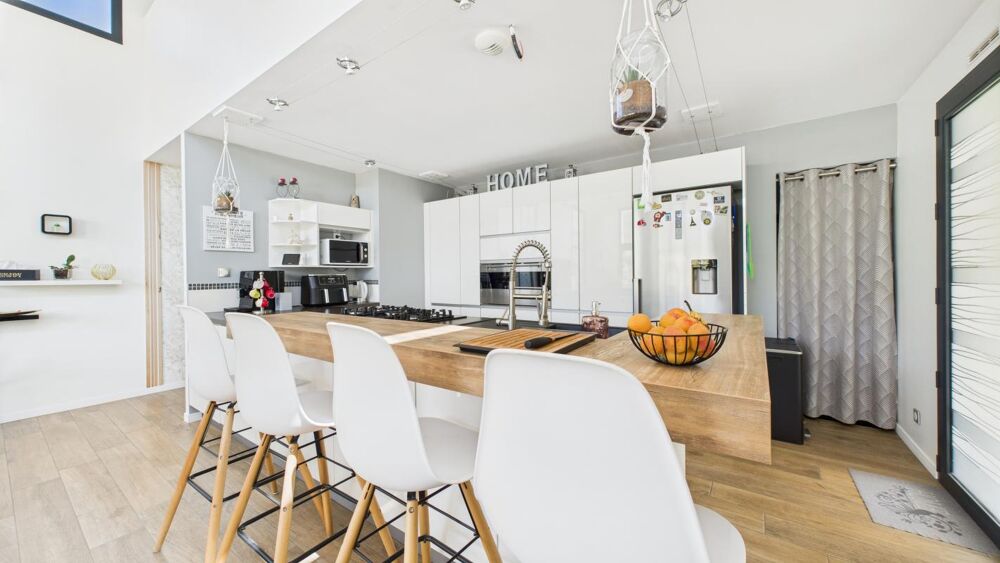 � vendre  Maison Saint-Georges-les-Bains (07800)